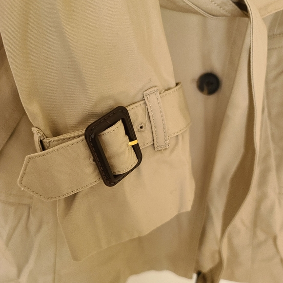 Banana Republic Trench Coat, XSmall, Natural. - Picture 4 of 8